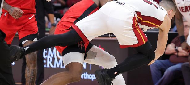 MK体育-关于冲刺阶段斯图加特备战NBA季后赛，再遭质疑细节曝光，引发热议，身体对抗强度拉满的信息